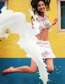 黄圣依比基尼视频,性感魅力惊艳网友